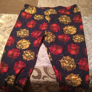 Lularoe Tall & Curvy Leggings!